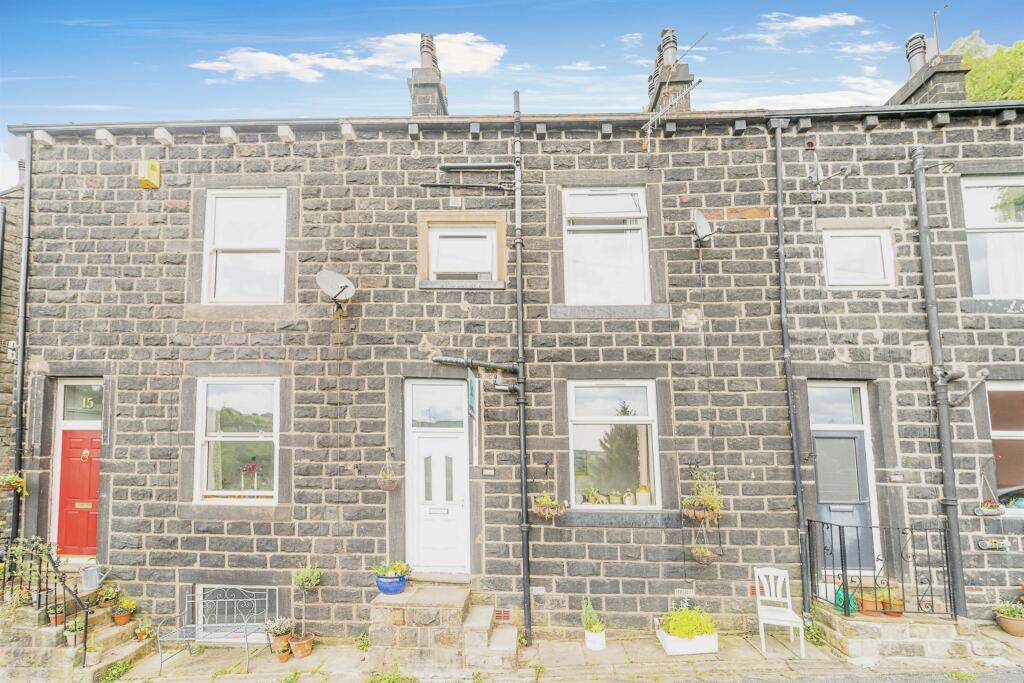 3 bedroom terraced house for sale in Henshaw Road, Todmorden, OL14
