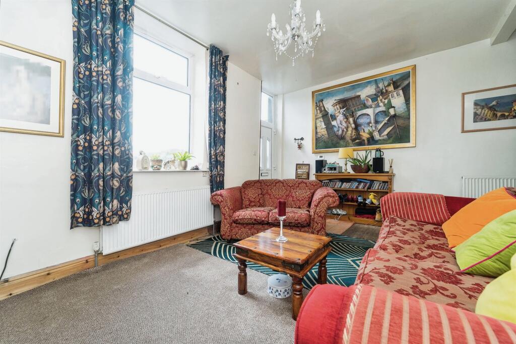 3 bedroom terraced house for sale in Henshaw Road, Todmorden, OL14