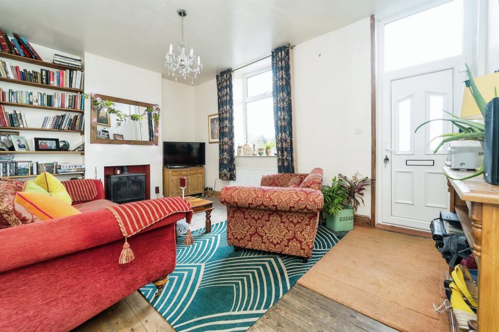 3 bedroom terraced house for sale in Henshaw Road, Todmorden, OL14