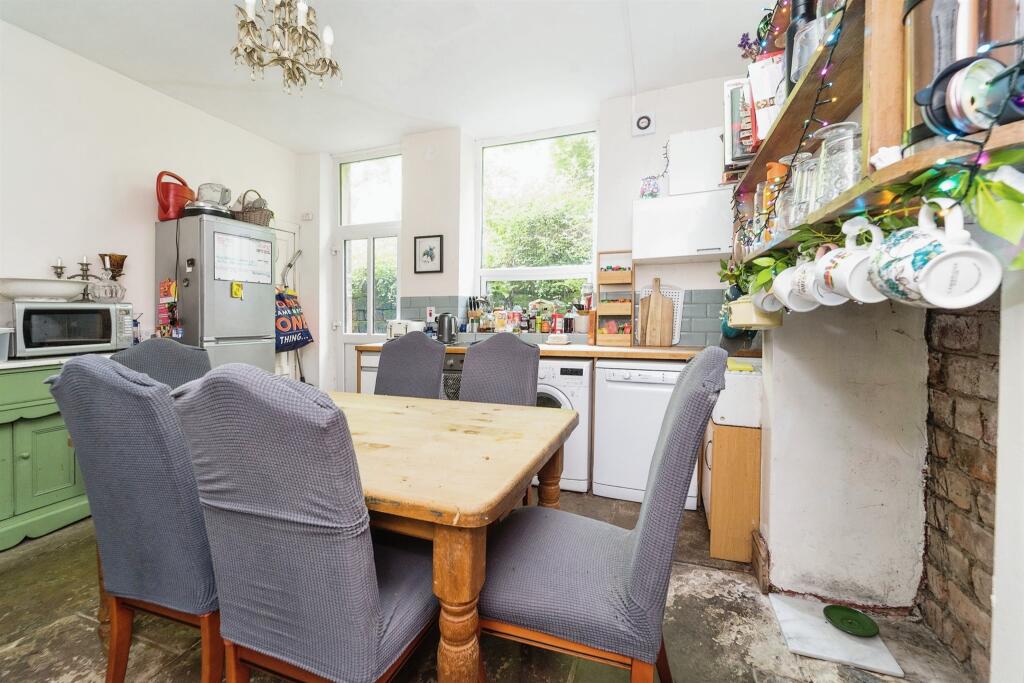 3 bedroom terraced house for sale in Henshaw Road, Todmorden, OL14