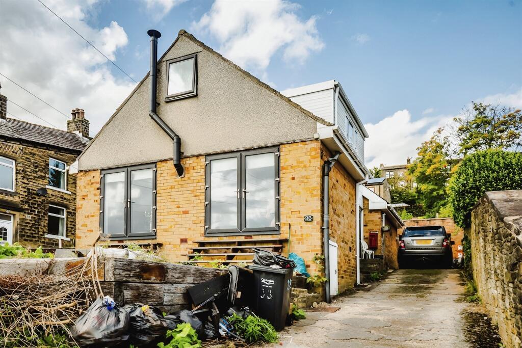 5 bedroom bungalow for sale in Sunnybank Road, Greetland, Halifax, HX4