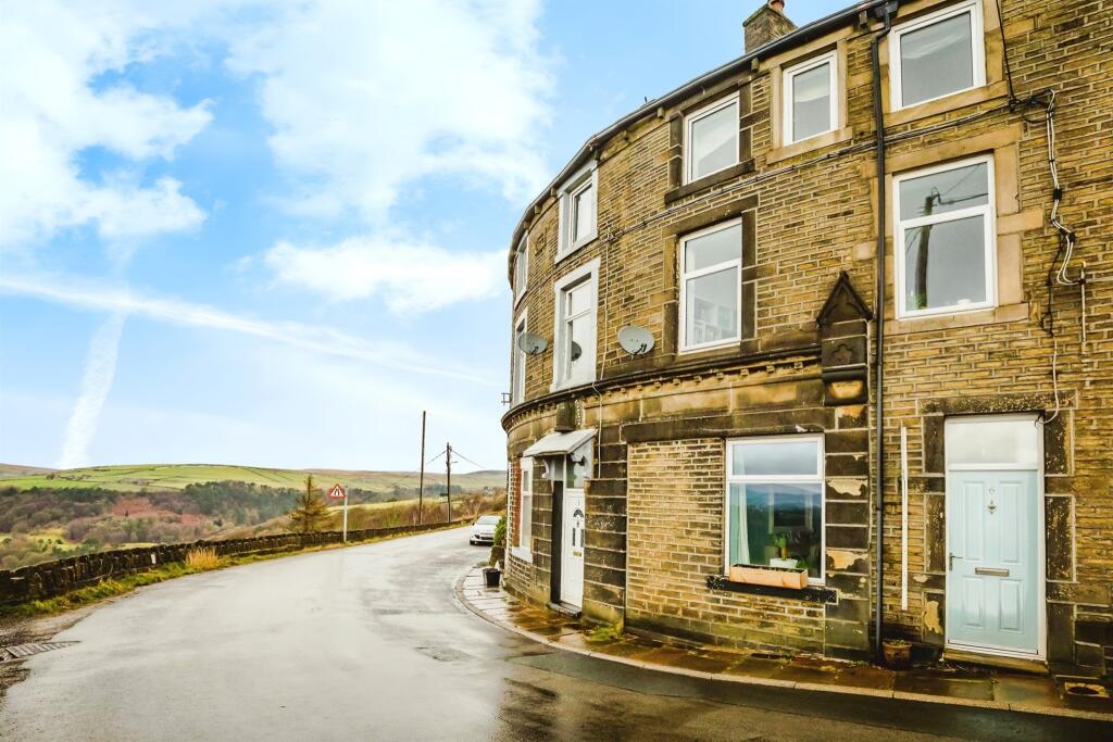2 bedroom terraced house for sale in Hebden View, Hebden Bridge, HX7