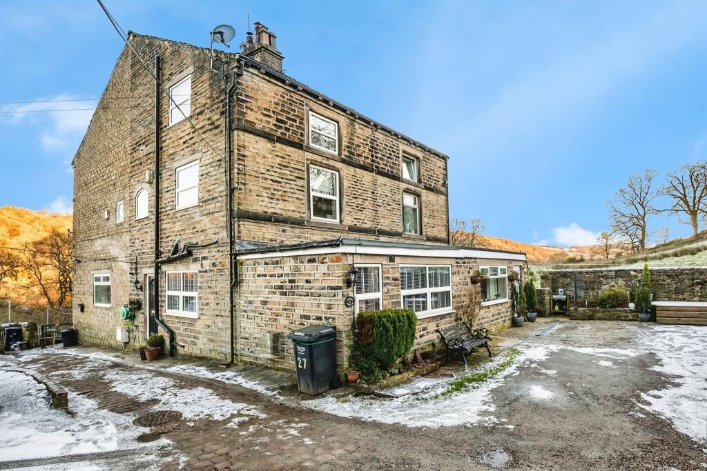 3 bedroom end of terrace house for sale in Lower Oak, Sowerby Bridge, HX6