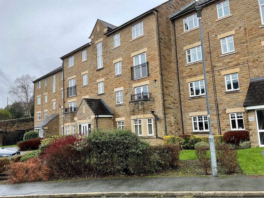 2 bedroom penthouse for sale in Silk Mill Chase, Sowerby Bridge, HX6