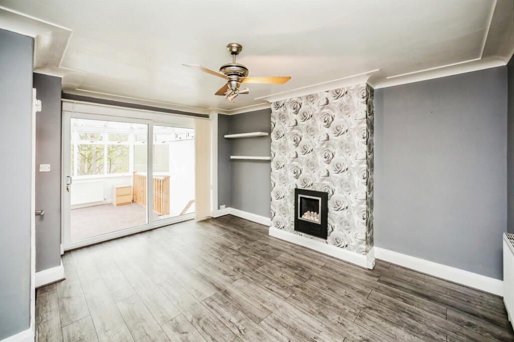 3 bedroom end of terrace house for sale in Woodroyd Gardens