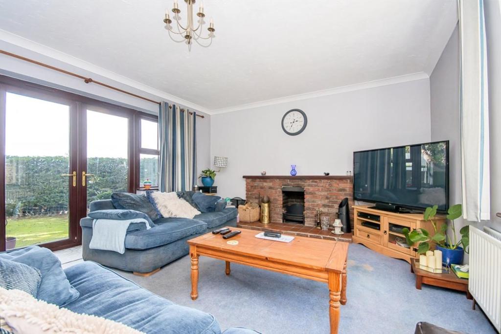 3 bedroom detached house for sale in Sholts Gate, Whaplode, Spalding, PE12