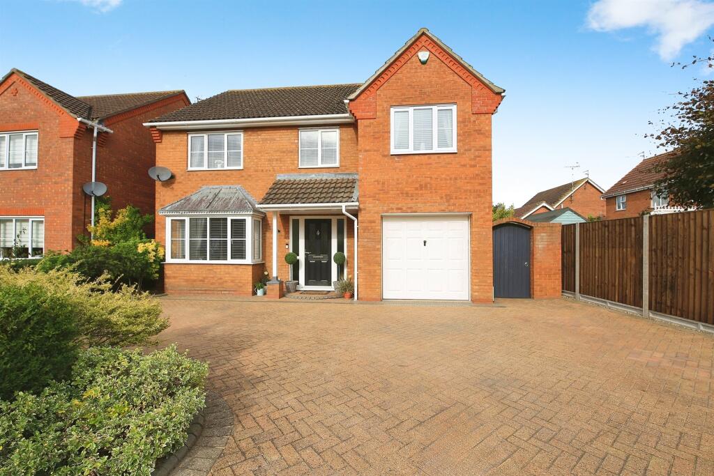 4 bedroom detached house for sale in Harlequin Drive, Spalding, PE11