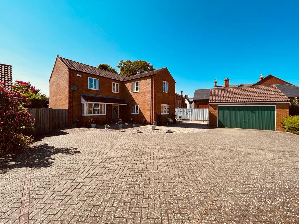 5 bedroom detached house for sale in Ash Court, Donington, Spalding, PE11