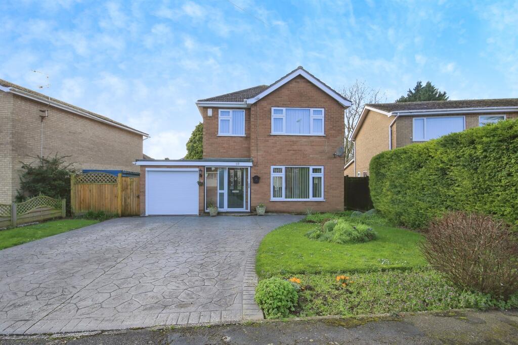 3 bedroom detached house for sale in Aintree Drive, Spalding, PE11