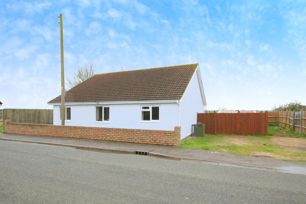 Main image of property: Six House Bank, West Pinchbeck, Spalding