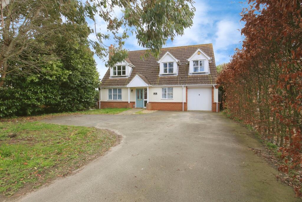 4 bedroom detached house for sale in Fengate, Moulton Chapel, Spalding, PE12