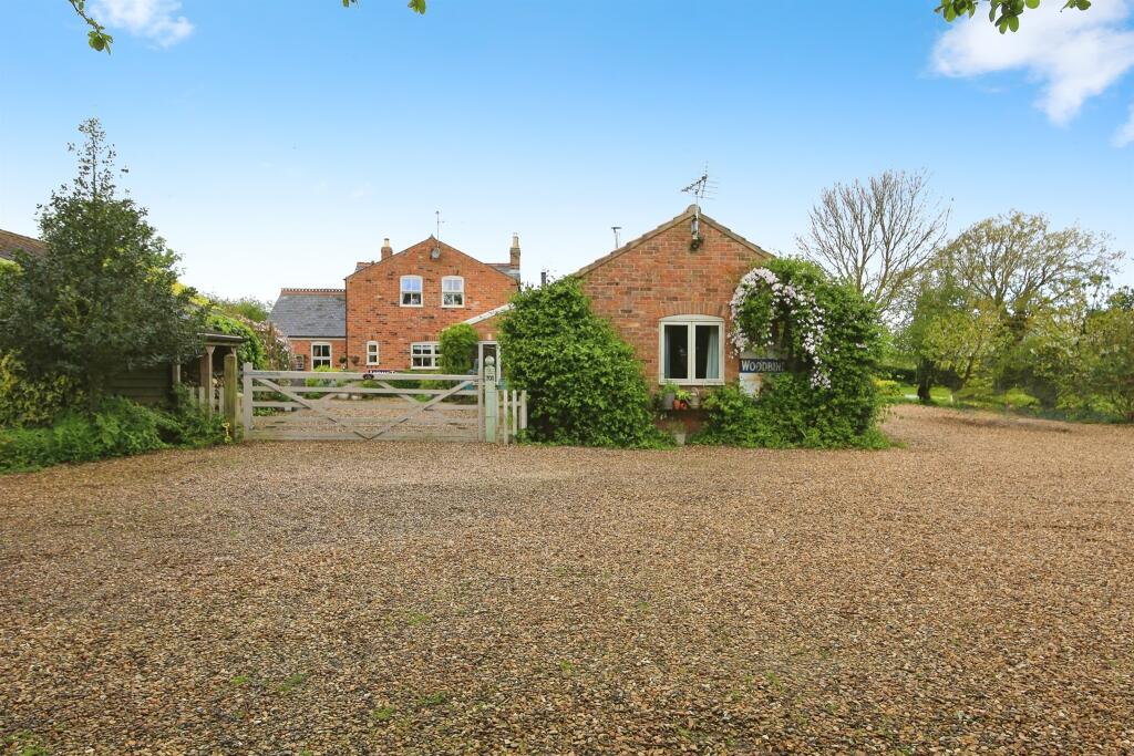 5 bedroom detached house for sale in Broadgate, Weston Hills, Spalding