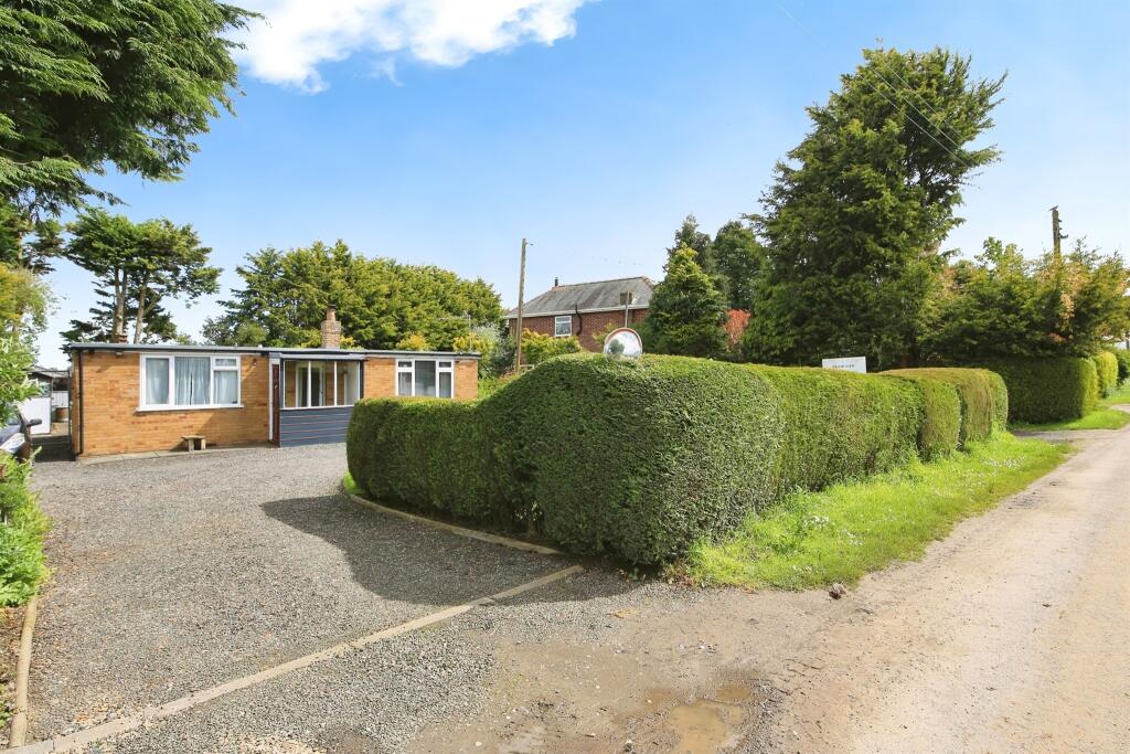 2 bedroom detached bungalow for sale in Broad Drove, Gosberton Clough