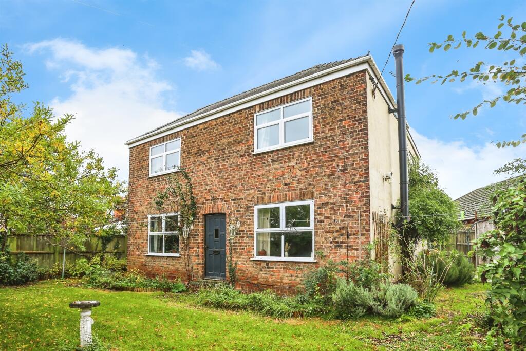 Main image of property: Clay Lake, Spalding