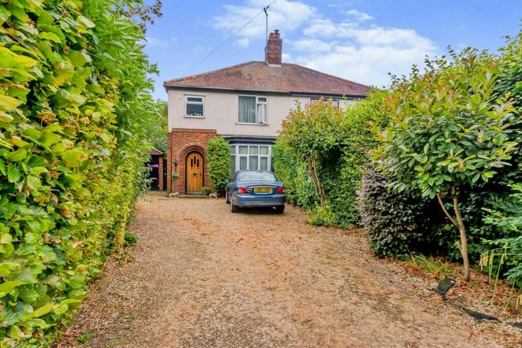 3 bedroom semidetached house for sale in Halmer Gardens, Spalding, PE11