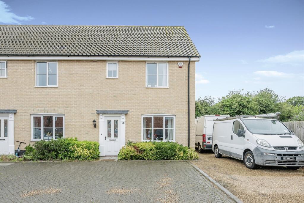 3 bedroom end of terrace house for sale in Jeckells Road, Stalham