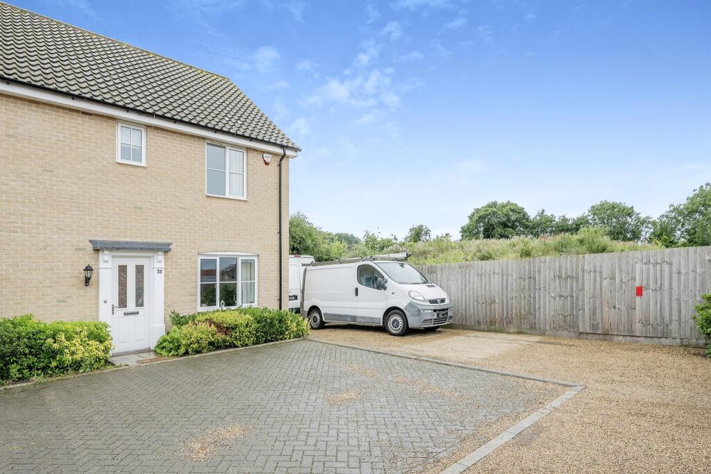3 bedroom end of terrace house for sale in Jeckells Road, Stalham