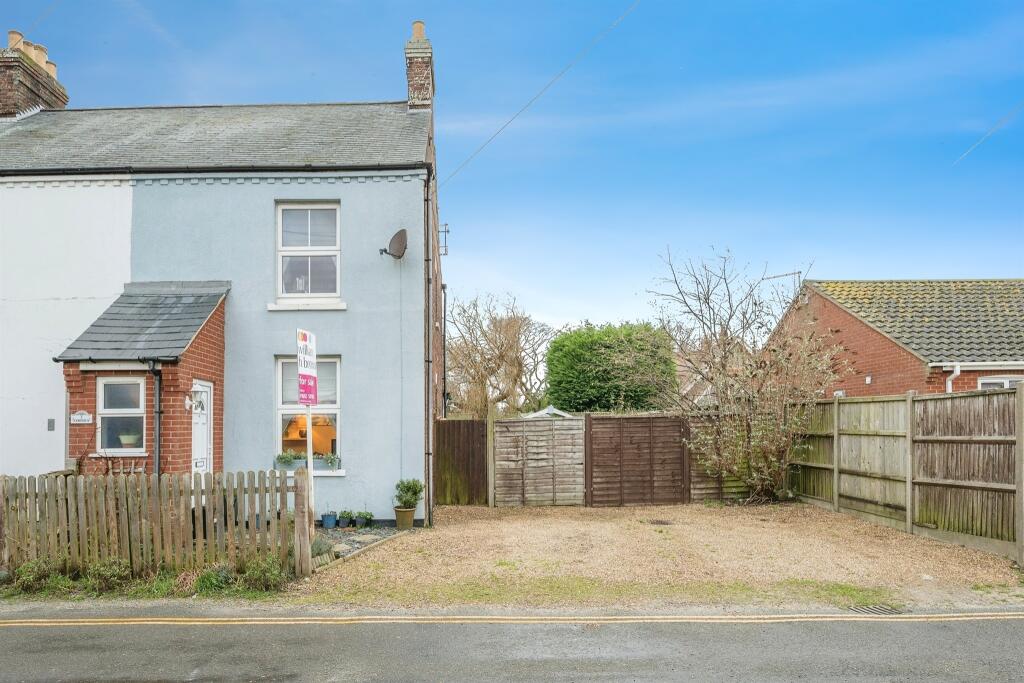 2 bedroom semidetached house for sale in Beach Road, Sea Palling
