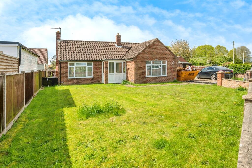 2 bedroom detached bungalow for sale in Brumstead Road, Stalham