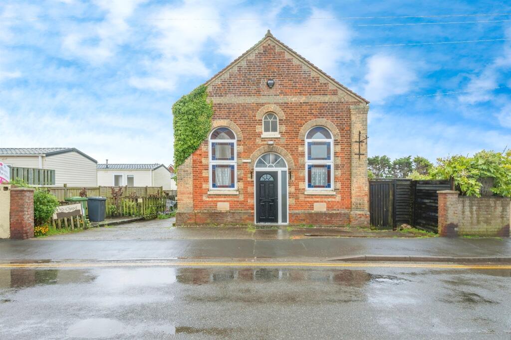 3 bedroom character property for sale in Beach Road, Sea Palling