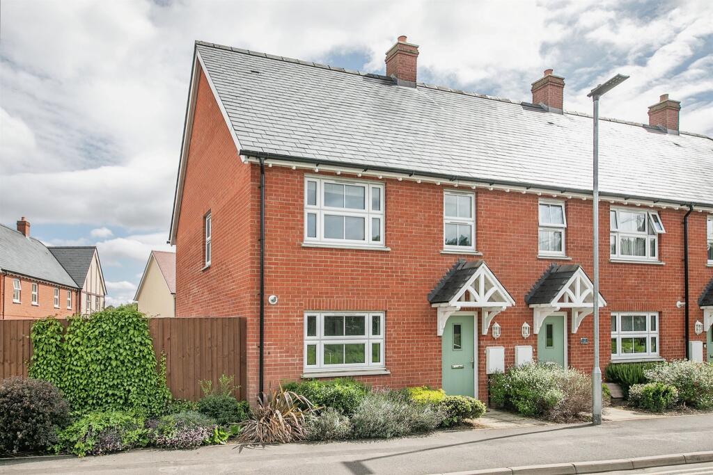 3 bedroom end of terrace house for sale in Bulmer Road, Sudbury, CO10