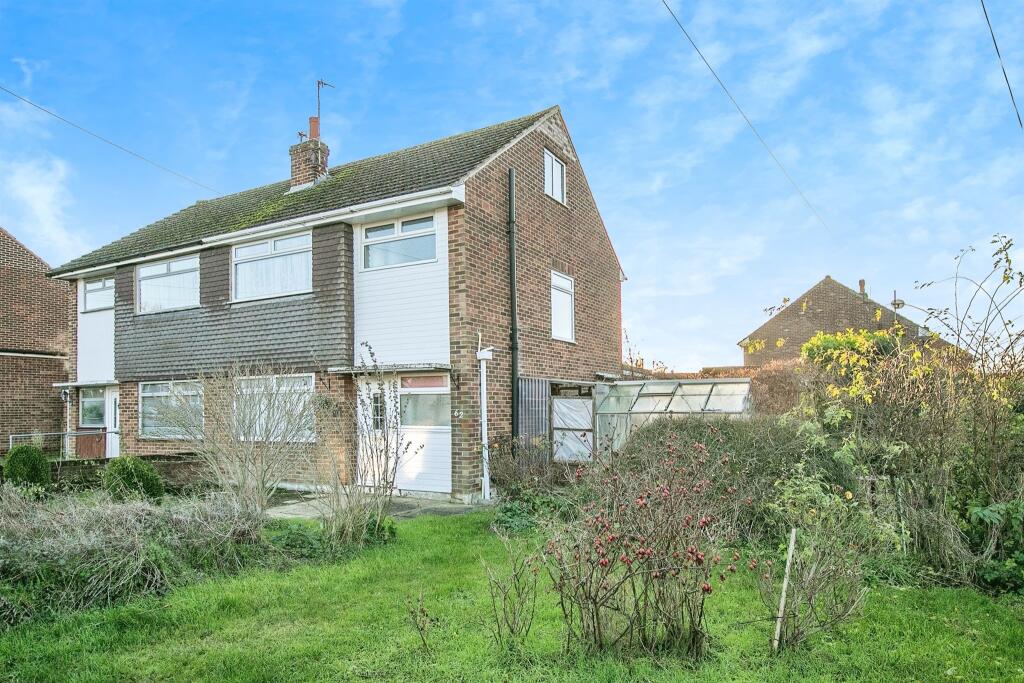 3 bedroom semidetached house for sale in Swanfield, Long Melford