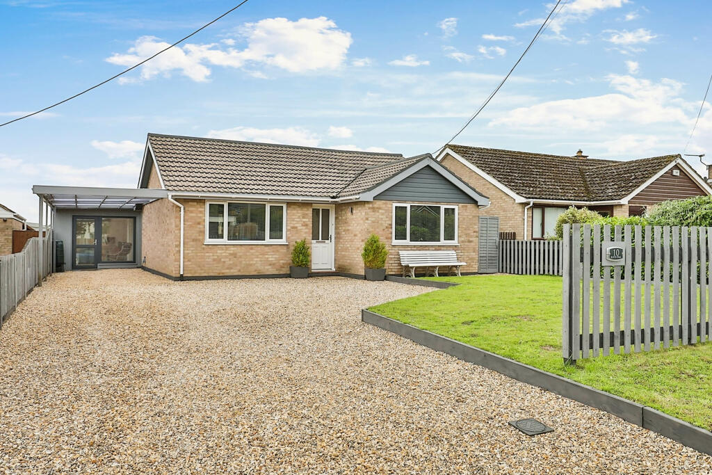 2 bedroom detached bungalow for sale in Ketts Hill, Necton, Swaffham, PE37