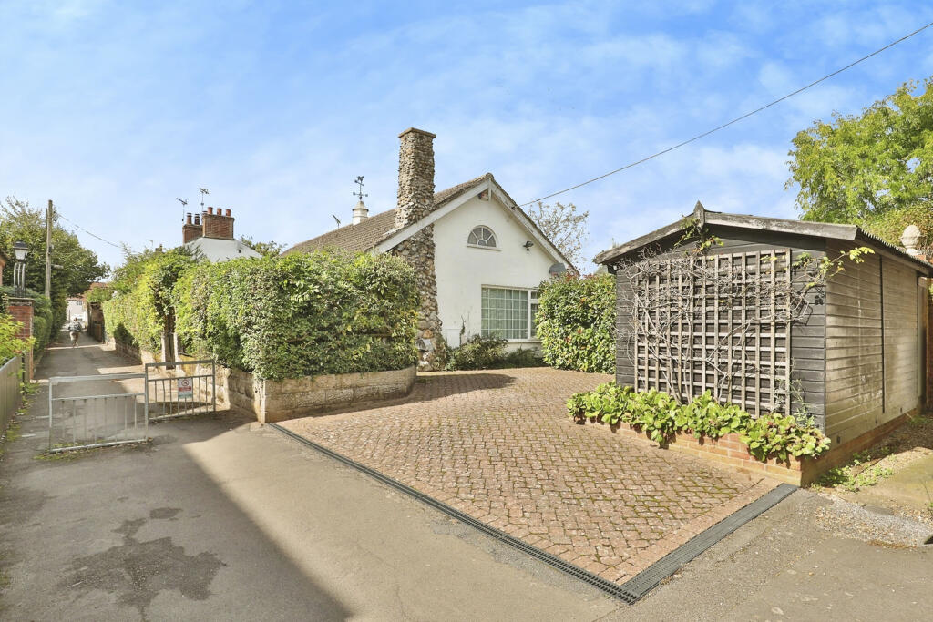 Main image of property: The Pightle, Swaffham