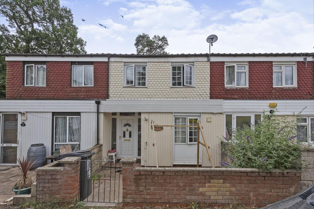 3 bedroom terraced house for sale in Elm Road, Thetford, IP24