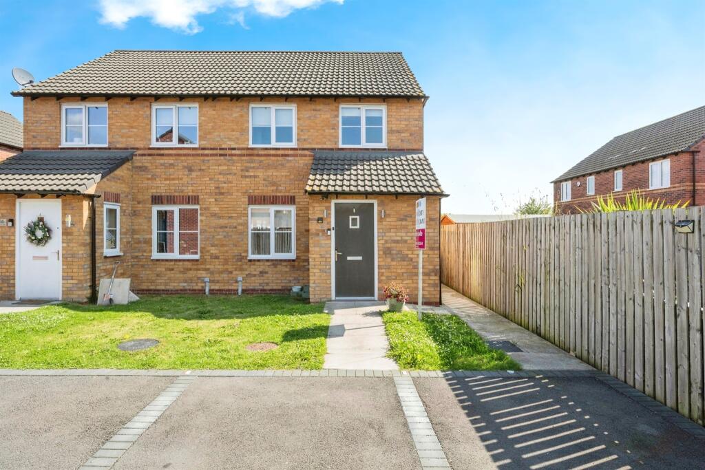 Main image of property: Oxford Street, Thorne, Doncaster