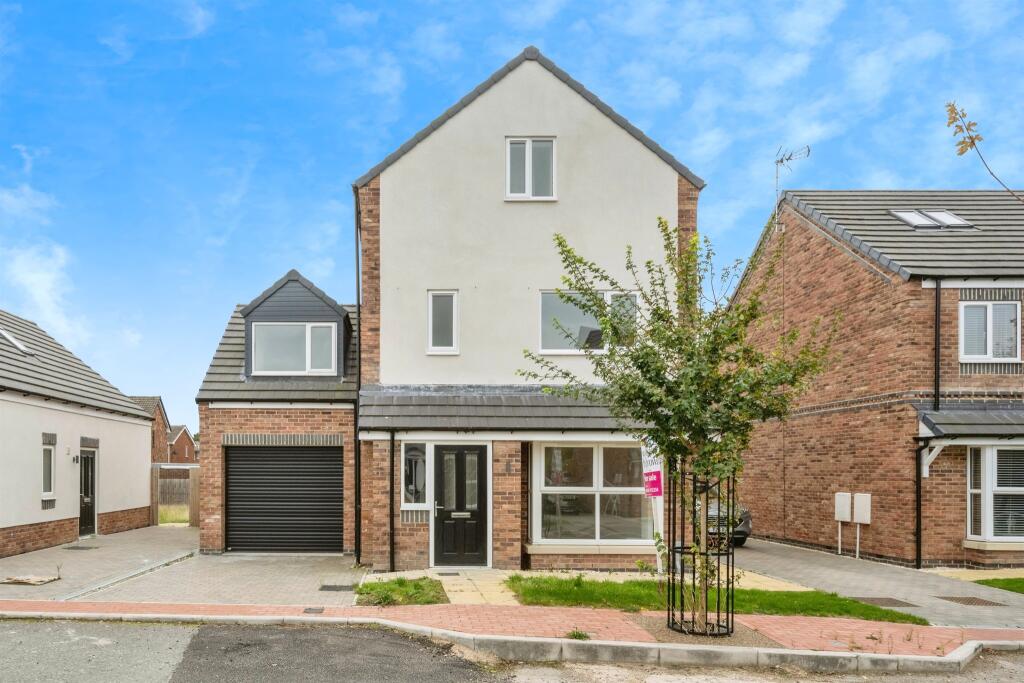Main image of property: Robin Hood Grove, Thorne, Doncaster