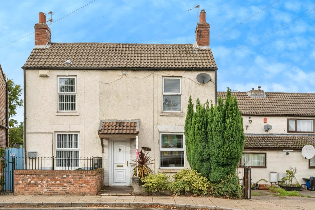 Main image of property: South Parade, Thorne, Doncaster