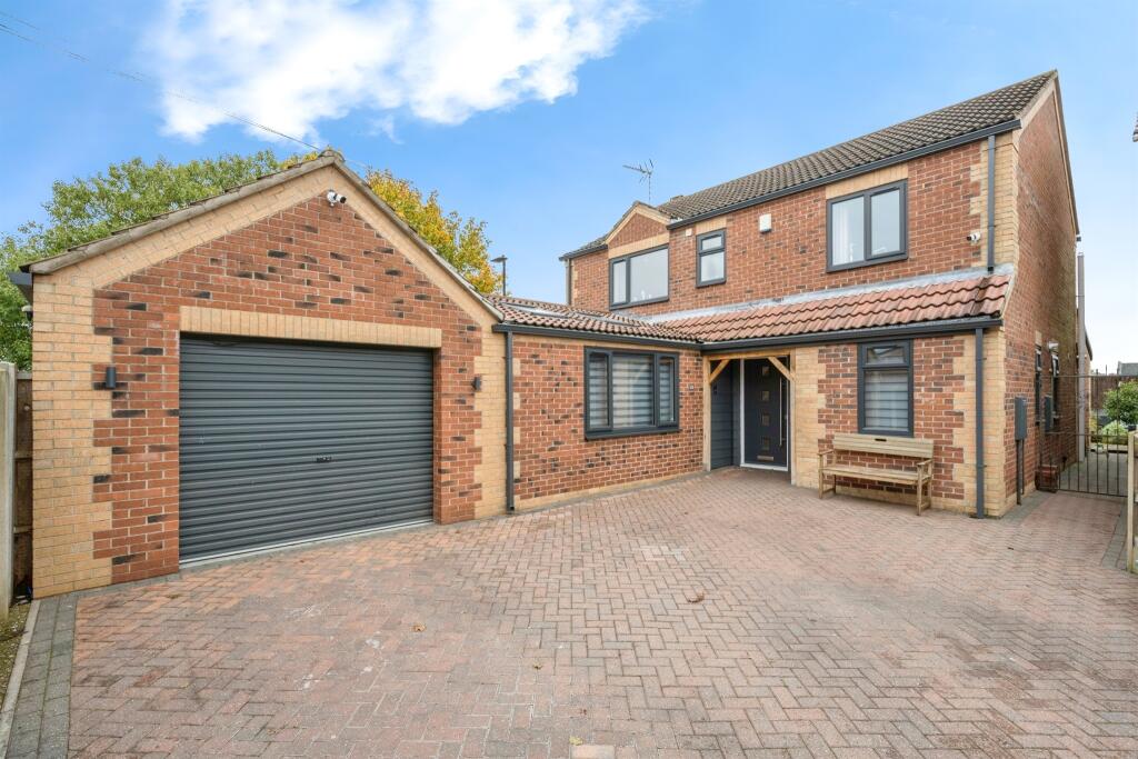 Main image of property: Kingsmede, Moorends, Doncaster