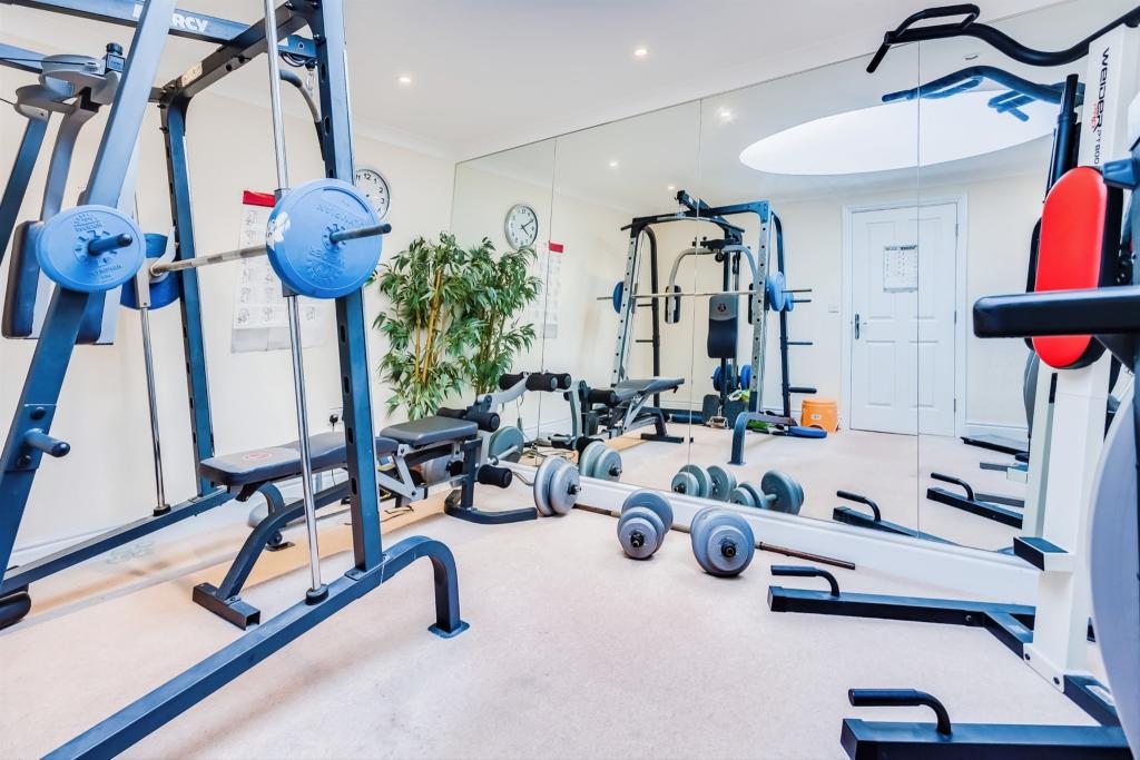 3 bedroom apartment for sale in Walton Lane, WAKEFIELD, WF2