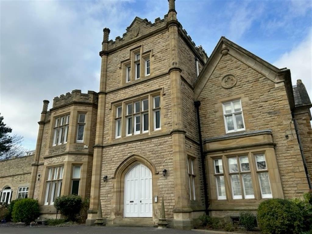 3 bedroom apartment for sale in Walton Lane, WAKEFIELD, WF2