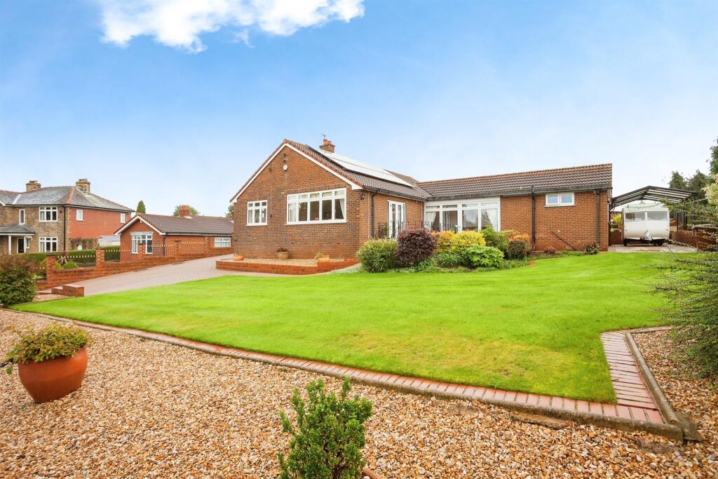 4 bedroom detached bungalow for sale in West Lane, Sharlston Common