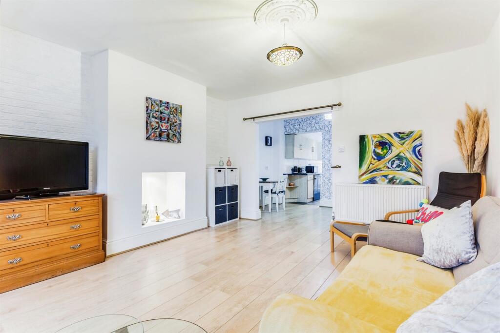 2 bedroom terraced house for sale in Low Moor Lane, Woolley, Wakefield, WF4