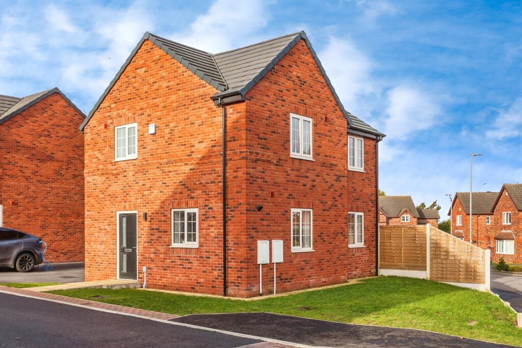 3 bedroom detached house for sale in Timbertops Chase, East Ardsley