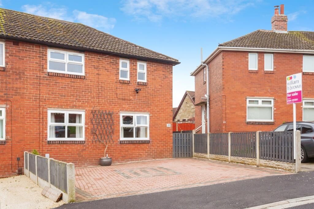 3 bedroom semidetached house for sale in Queens Drive, Wrenthorpe