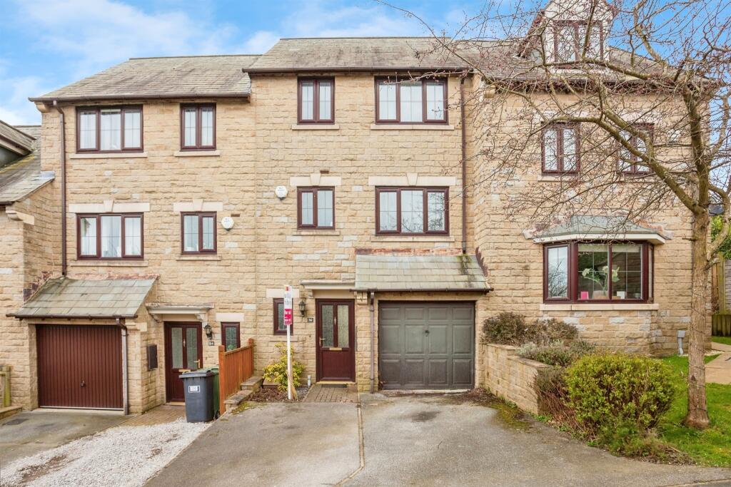 4 bedroom town house for sale in Manor House, Flockton, Wakefield, WF4