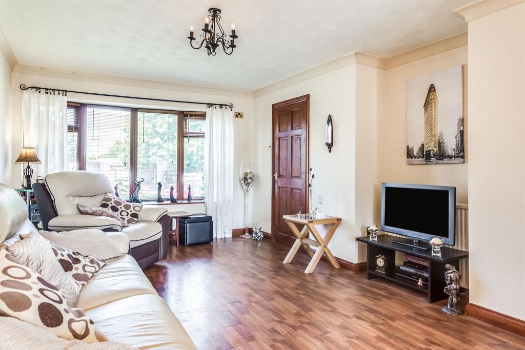 3 bedroom town house for sale in Park Avenue, Kirkthorpe, WAKEFIELD, WF1