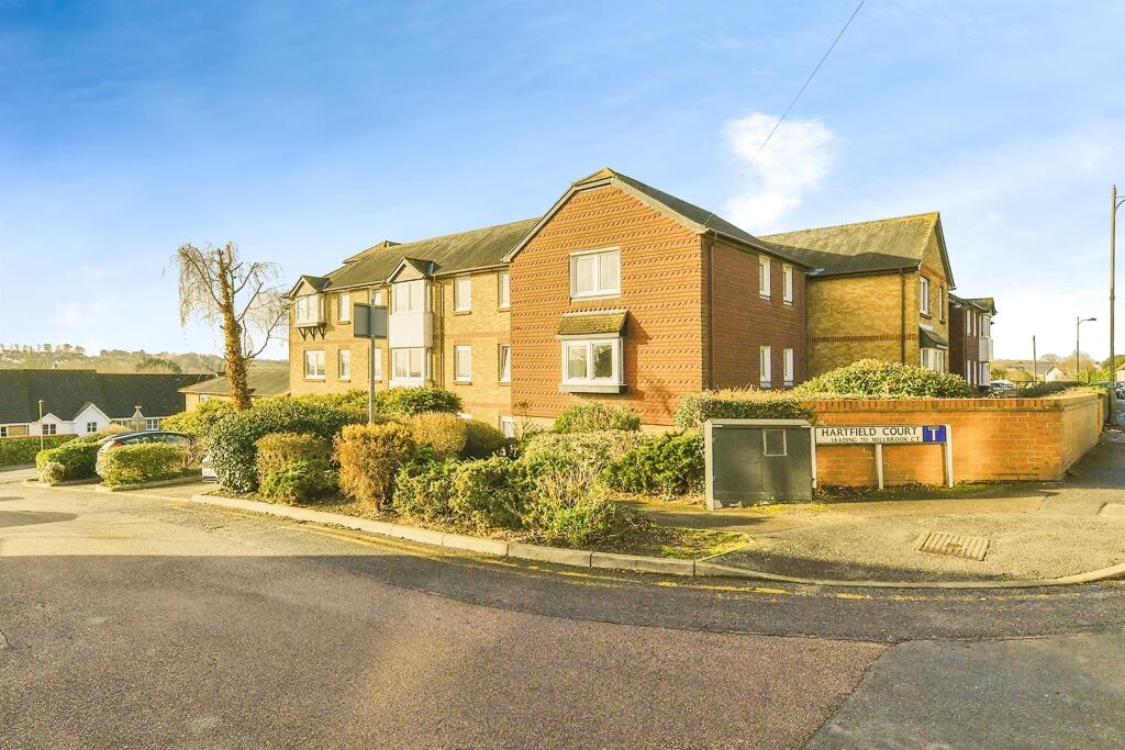2 bedroom flat for sale in Collett Road, WARE, SG12