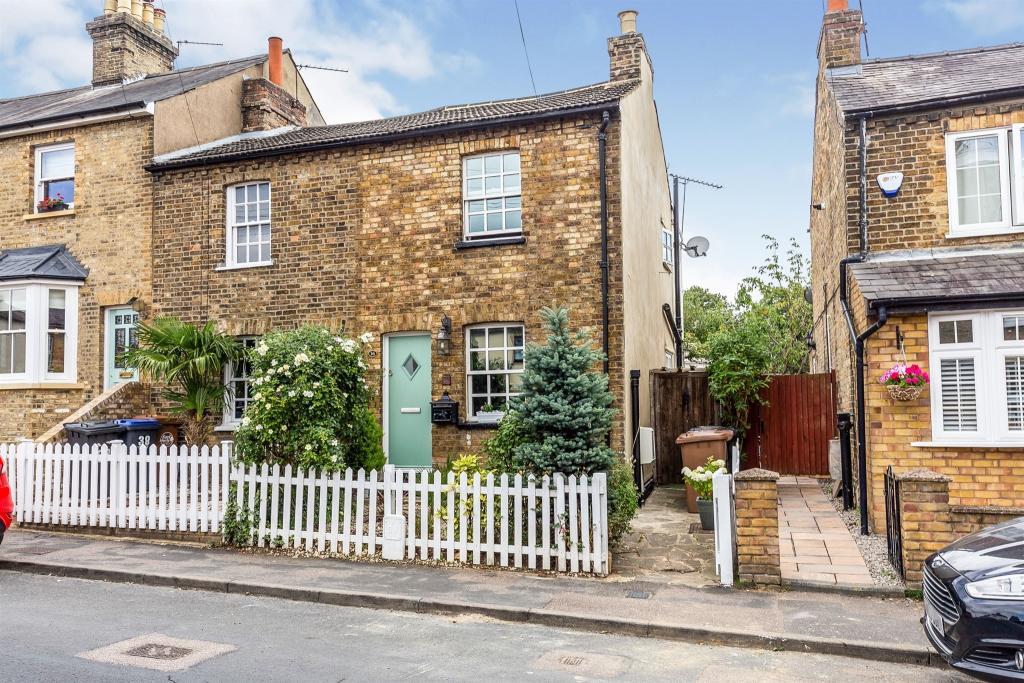 2 bedroom end of terrace house for sale in High Oak Road, WARE, SG12