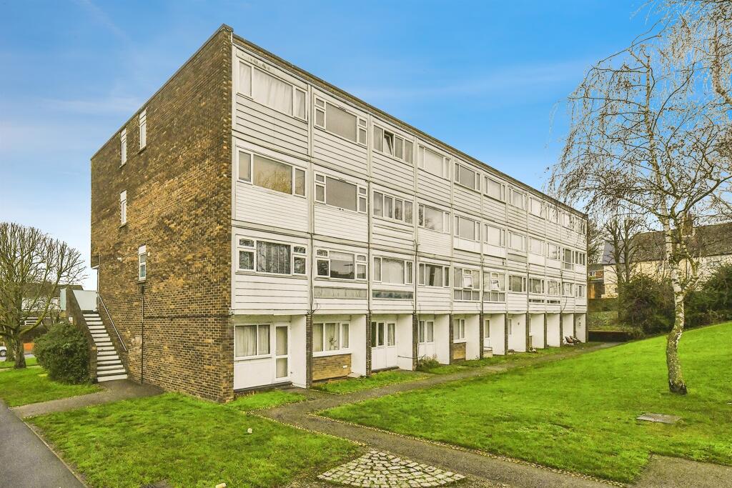 2 bedroom for sale in Crib Street, Ware, SG12