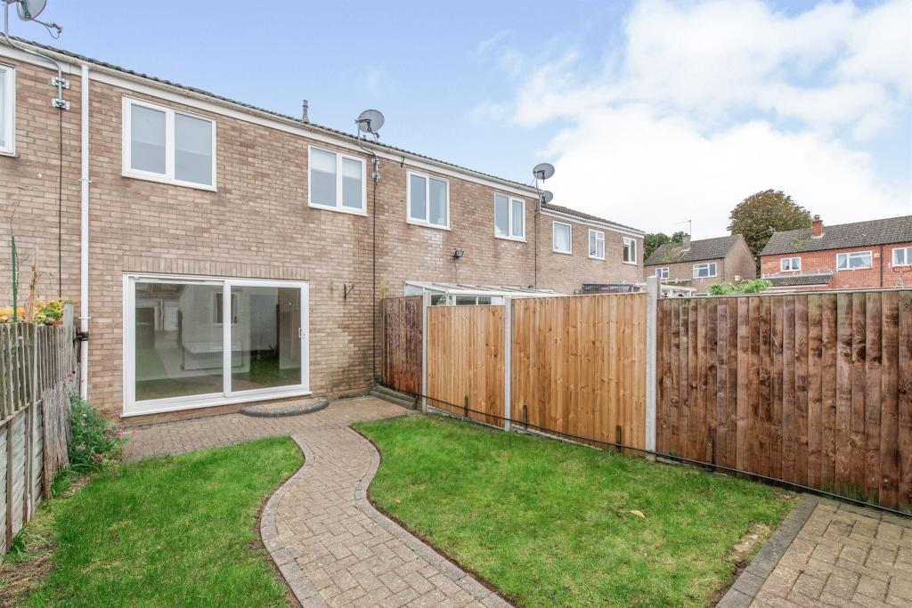 3 bedroom terraced house for sale in Lovell Gardens, Watton, Thetford, IP25