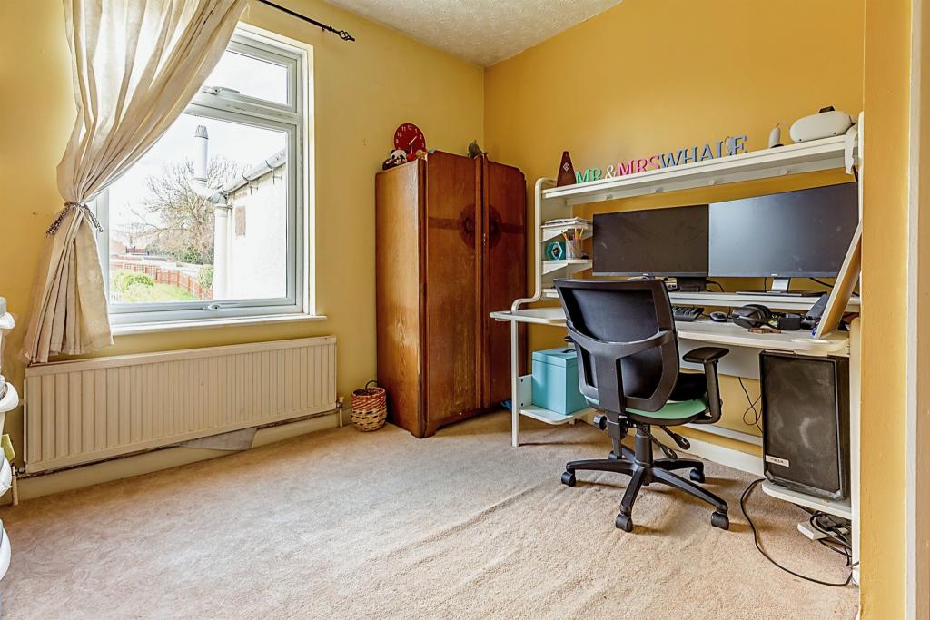 2 bedroom terraced house for sale in Wellingborough Road