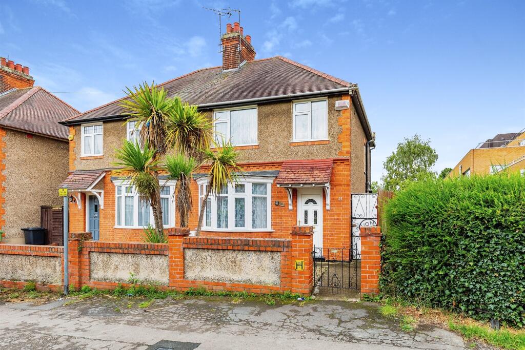 3 bedroom semidetached house for sale in West Street, Wellingborough, NN8