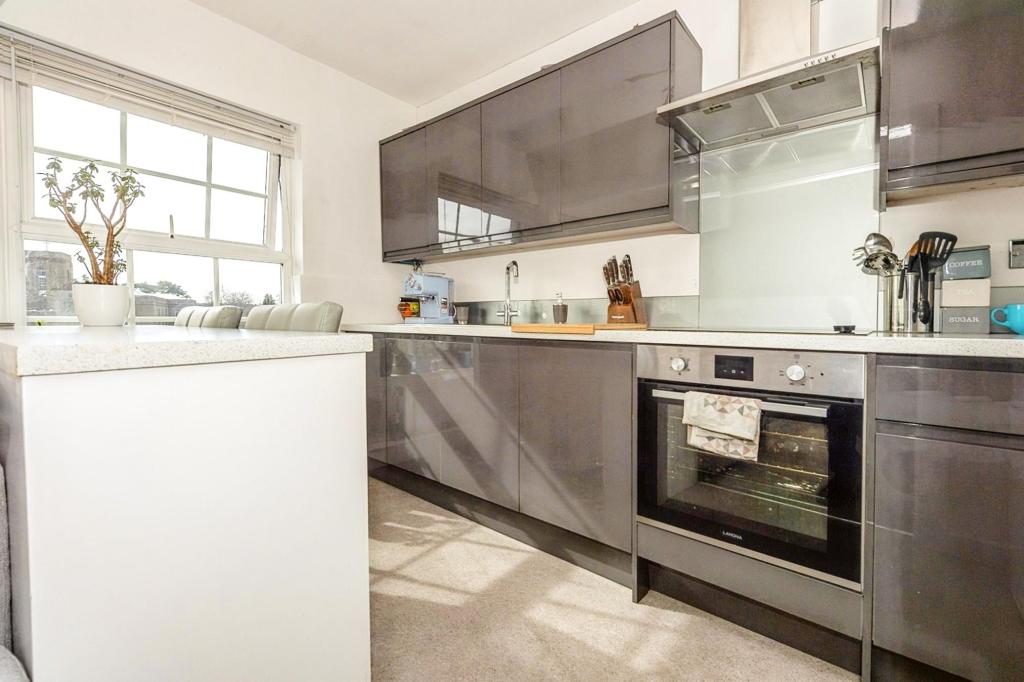 Additional property image - Cole Green Lane, Welwyn Garden City