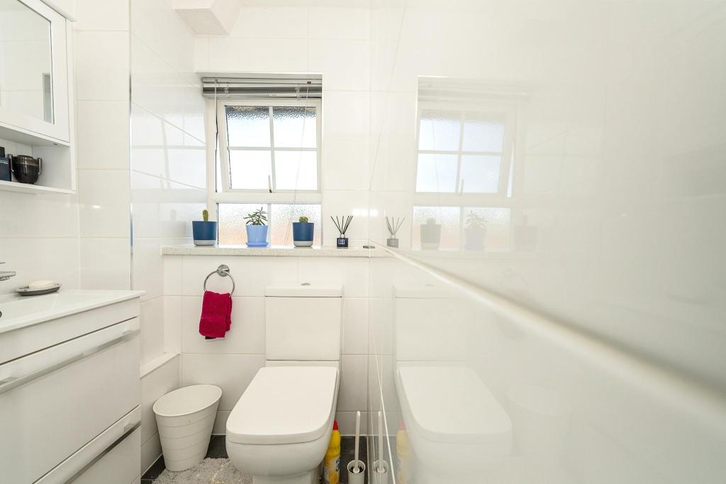 Additional property image - Cole Green Lane, Welwyn Garden City