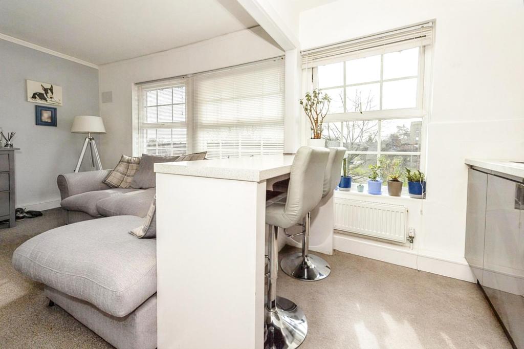 Additional property image - Cole Green Lane, Welwyn Garden City